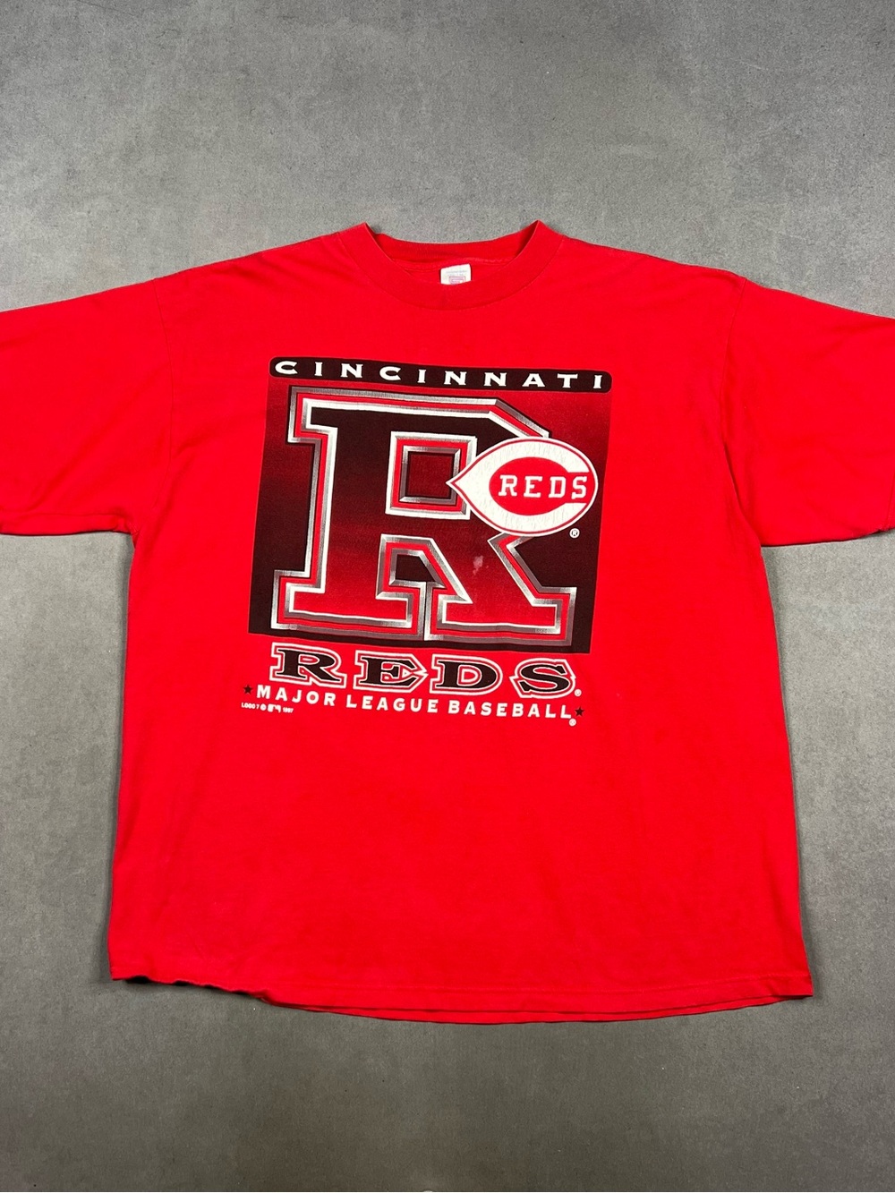 Vintage Cincinnati Reds Red Graphic Tee 1990s MLB